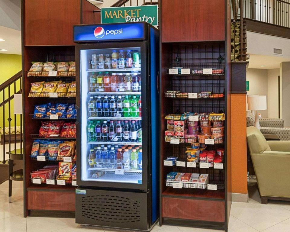 优质套房酒店 萨尔弗 外观 照片